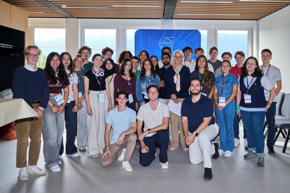 30 jeunes mobilisés pour faire entendre leur voix à propos du projet de collisionneur de particules du CERN